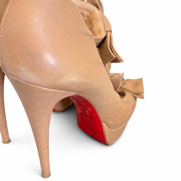 Christian Louboutin Madame Butterfly Booties 38.5 Tan Leather Bow Red Sole Heels - Picture 5 of 7